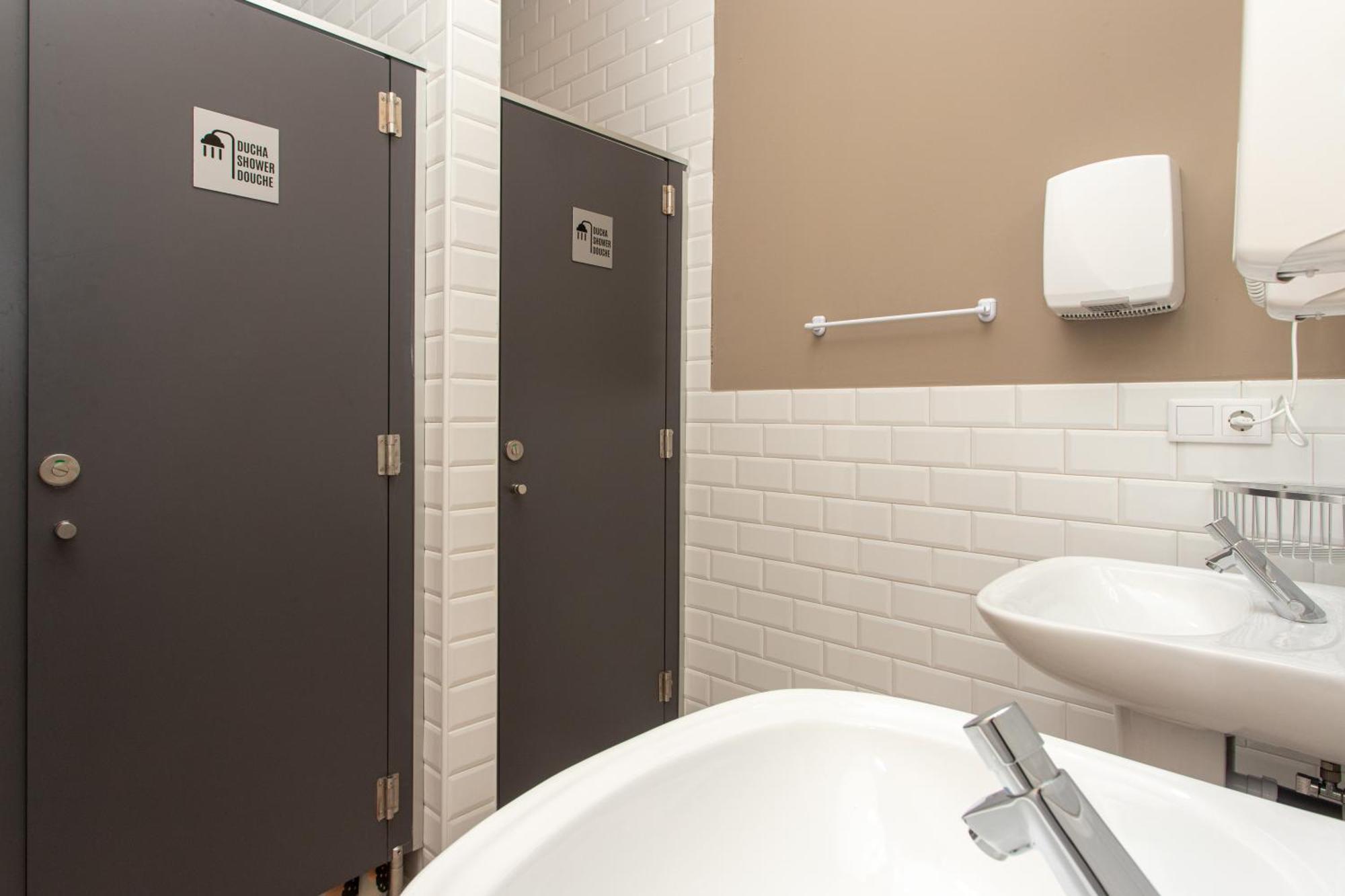 Albergue Hostel Лянес Екстериор снимка