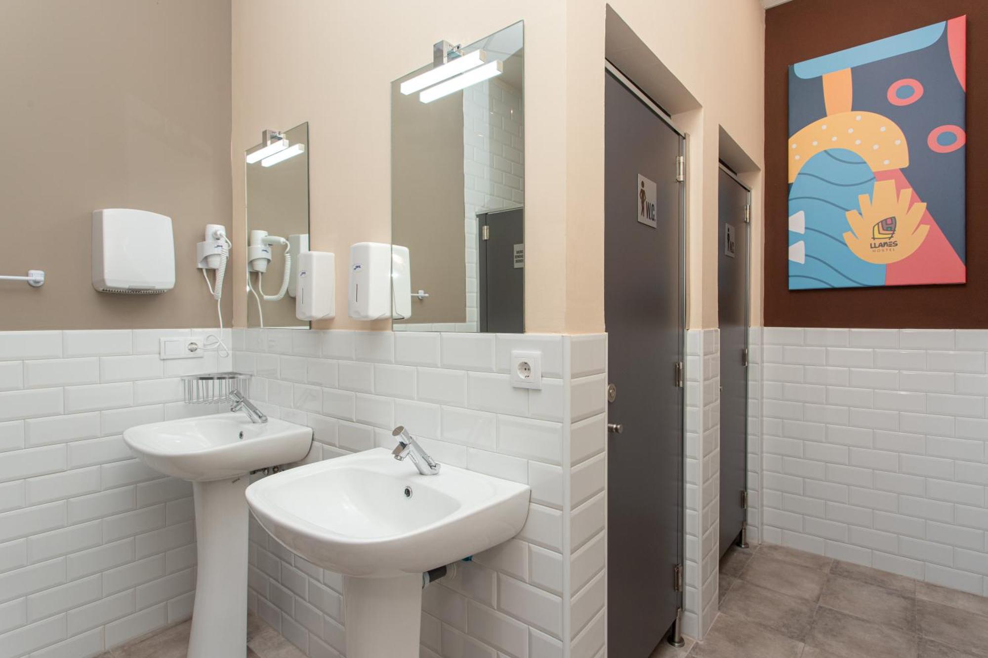 Albergue Hostel Лянес Екстериор снимка