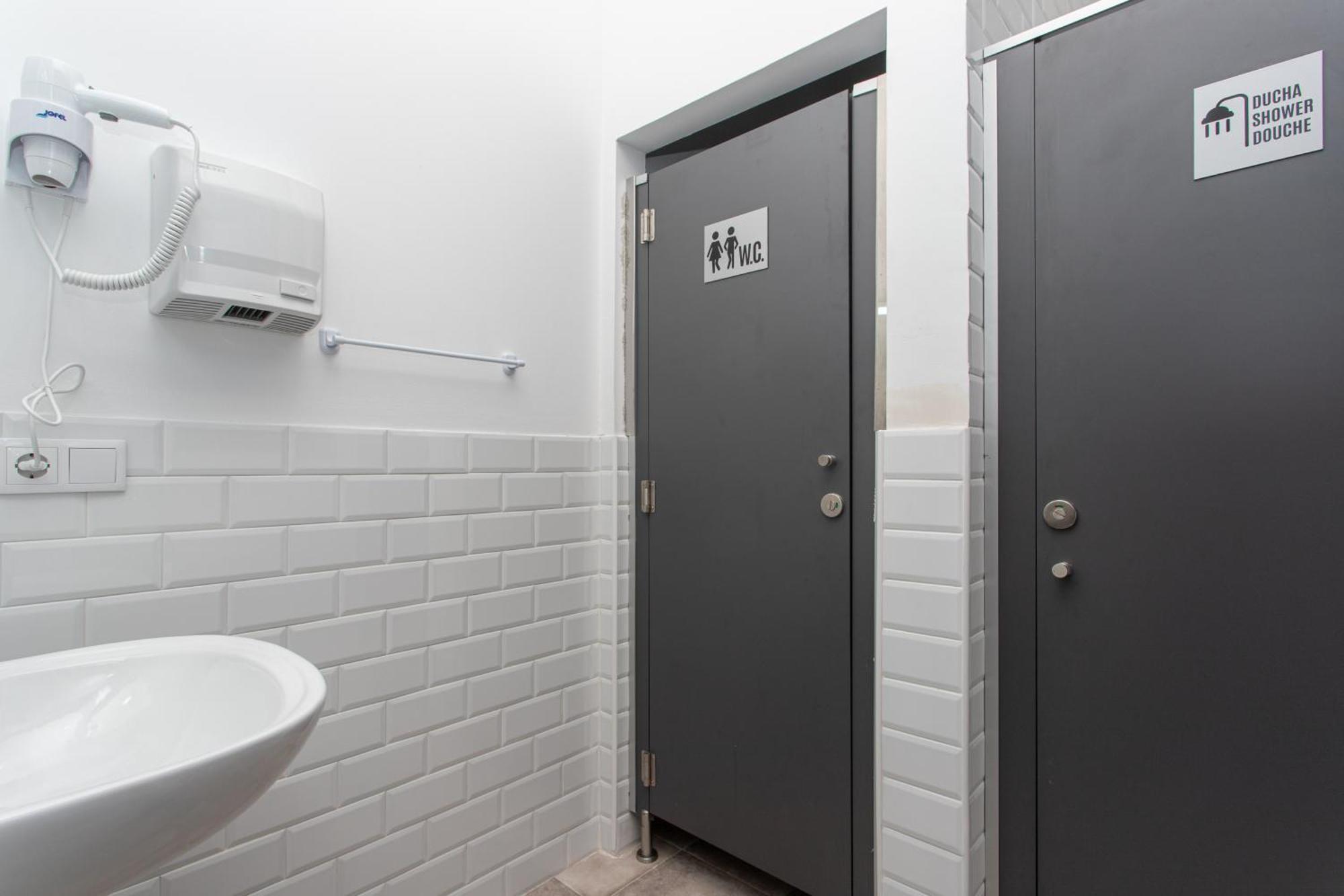 Albergue Hostel Лянес Екстериор снимка